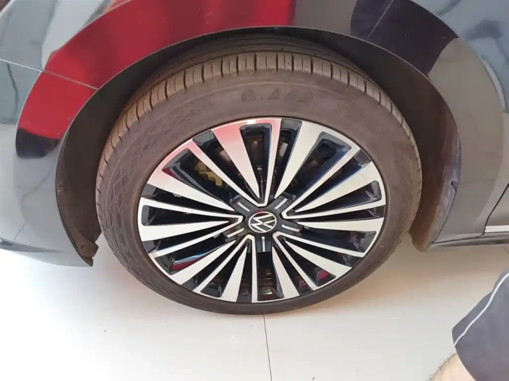 Volkswagen Passat 2021 Model 380TSI Luxury Edition фото 23