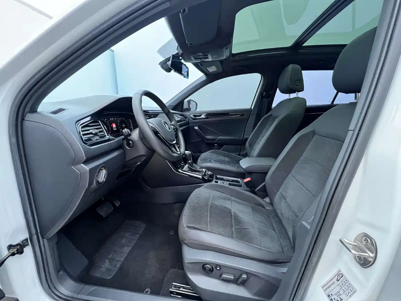 Volkswagen T-ROC 2021 Facelift 280TSI DSG 4WD Luxury Smart Connect Edition фото 29