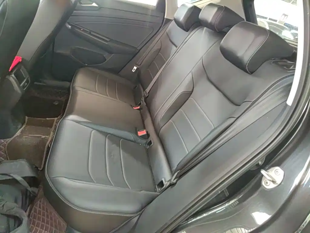 Photo 17 - Jetta VS5