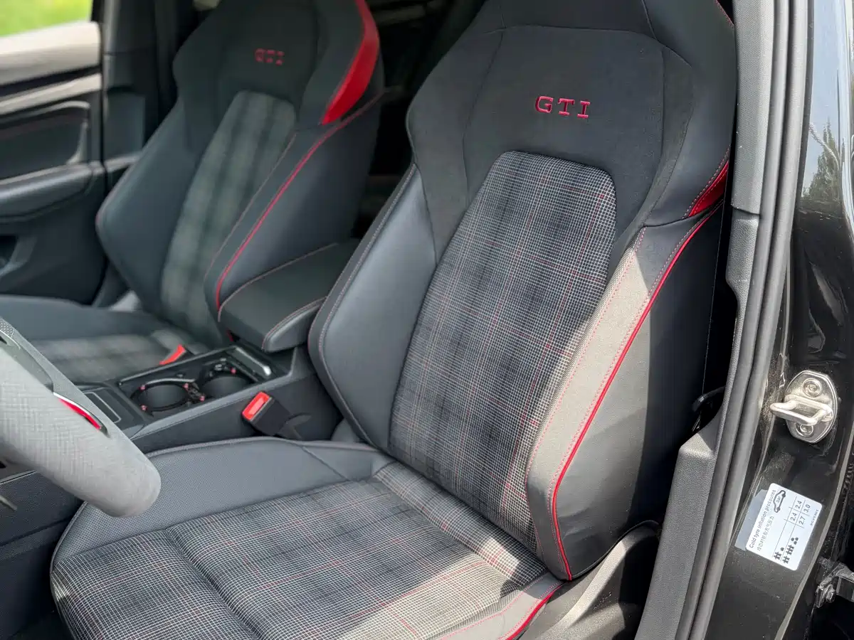 Volkswagen Golf GTI 2023 380TSI DSG GTI фото 4
