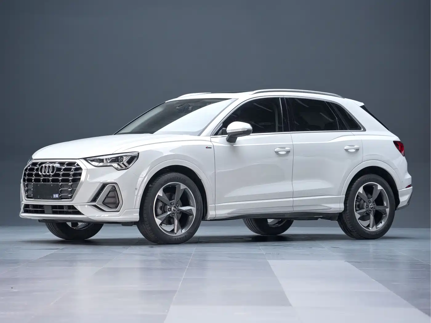 Audi Q3 2023 35 TFSI Fashion Dynamic (1.4T)
