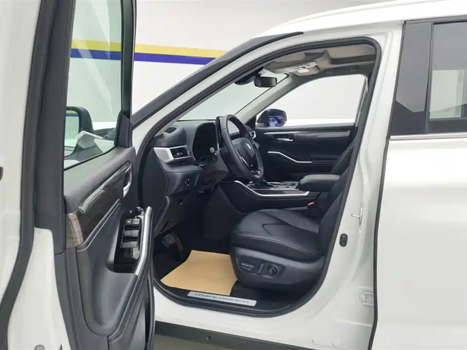 TOYOTA HIGHLANDER