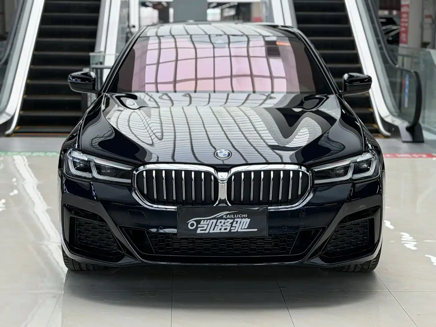 BMW 5 Series 2022 Model Second Facelift 525Li M Sport Package фото 2