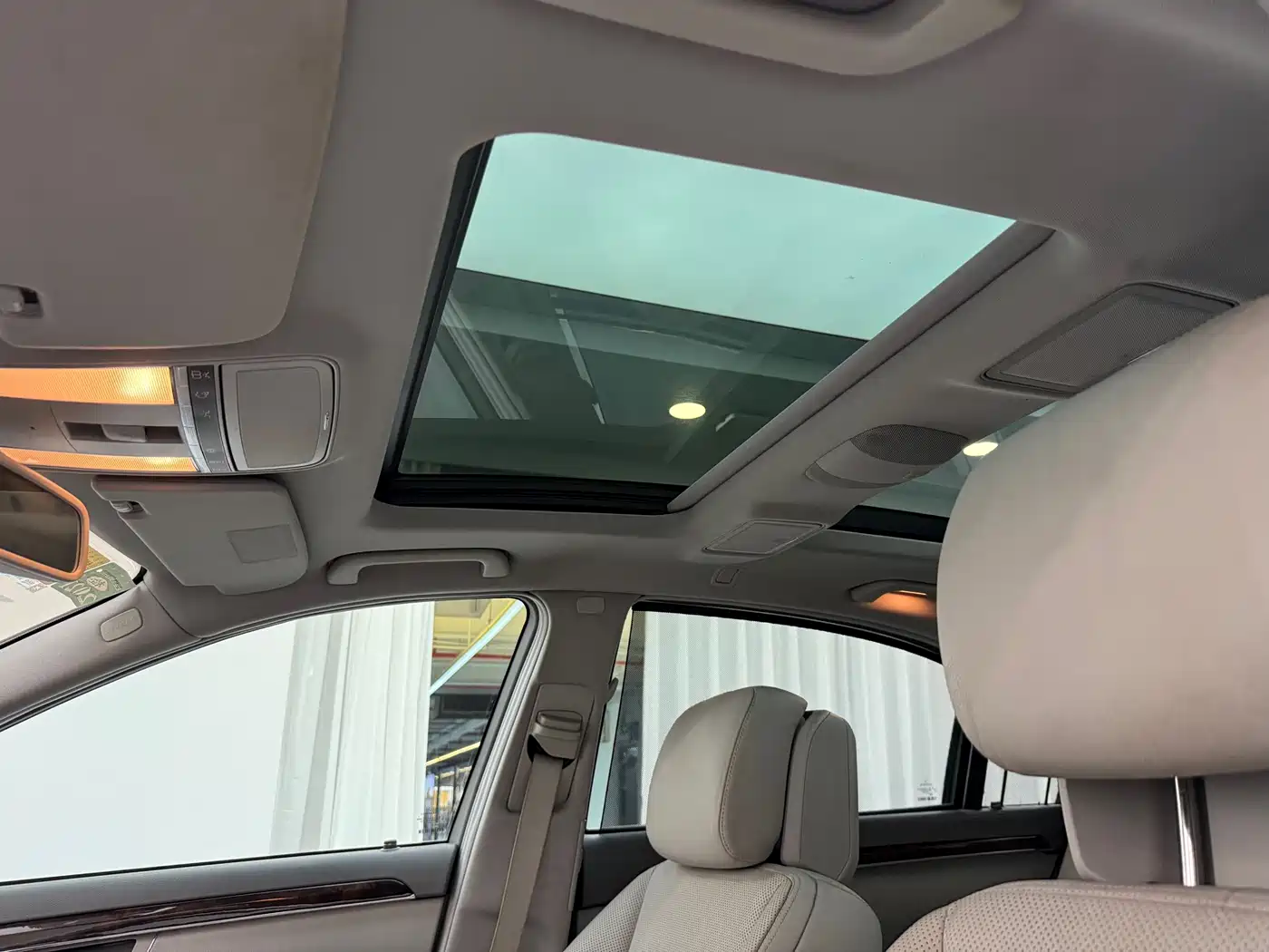 Mercedes-Benz S-Class 2011 S 350 L CGI фото 17