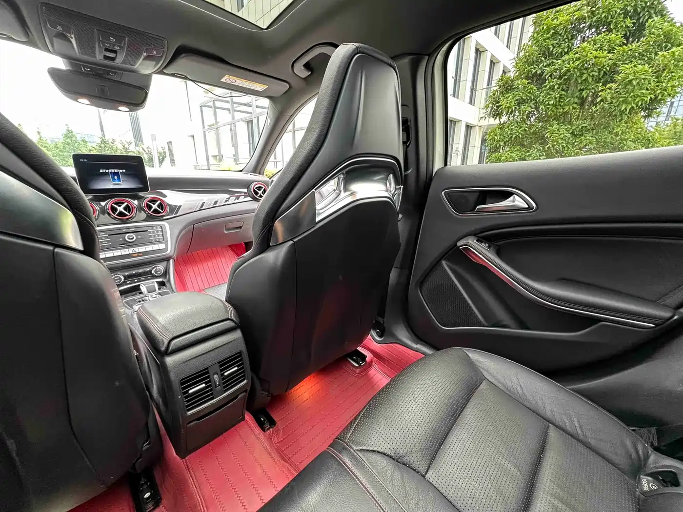 Mercedes-Benz GLA AMG 2017 AMG GLA 45 4MATIC фото 17