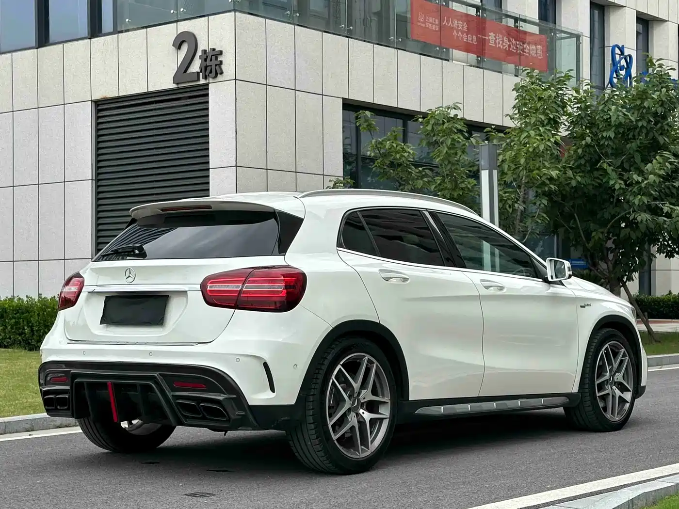 Mercedes-Benz GLA AMG 2017 AMG GLA 45 4MATIC фото 29