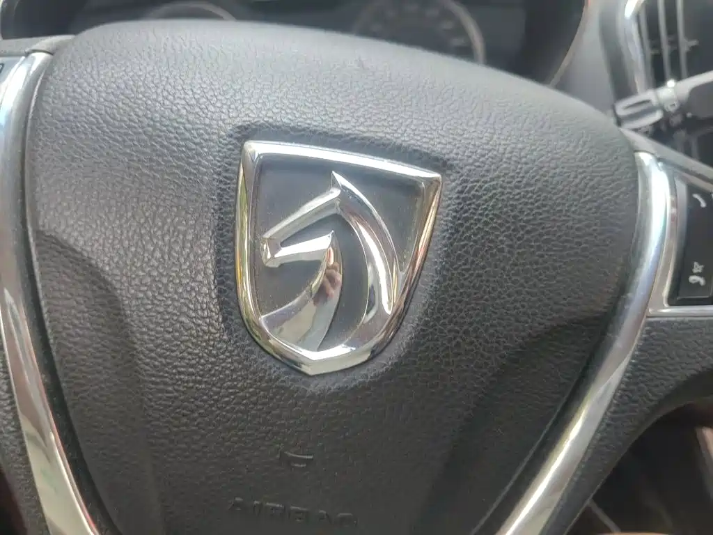 Baojun 560 2015 2015 1.8L Manual Luxury