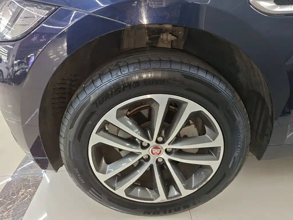 Jaguar F-PACE 2017 2016 2.0T FWD R-Sport Edition