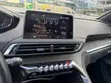 Photo 13 - Peugeot 5008