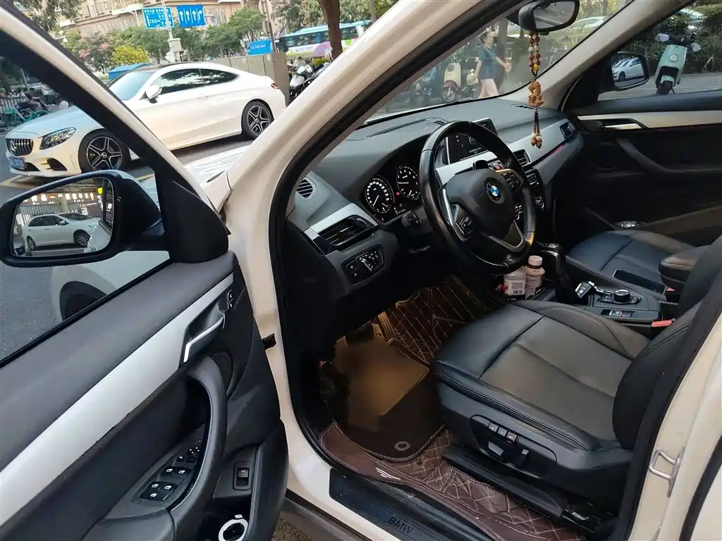 BMW X1 2019 sDrive18Li Fashion Model фото 14