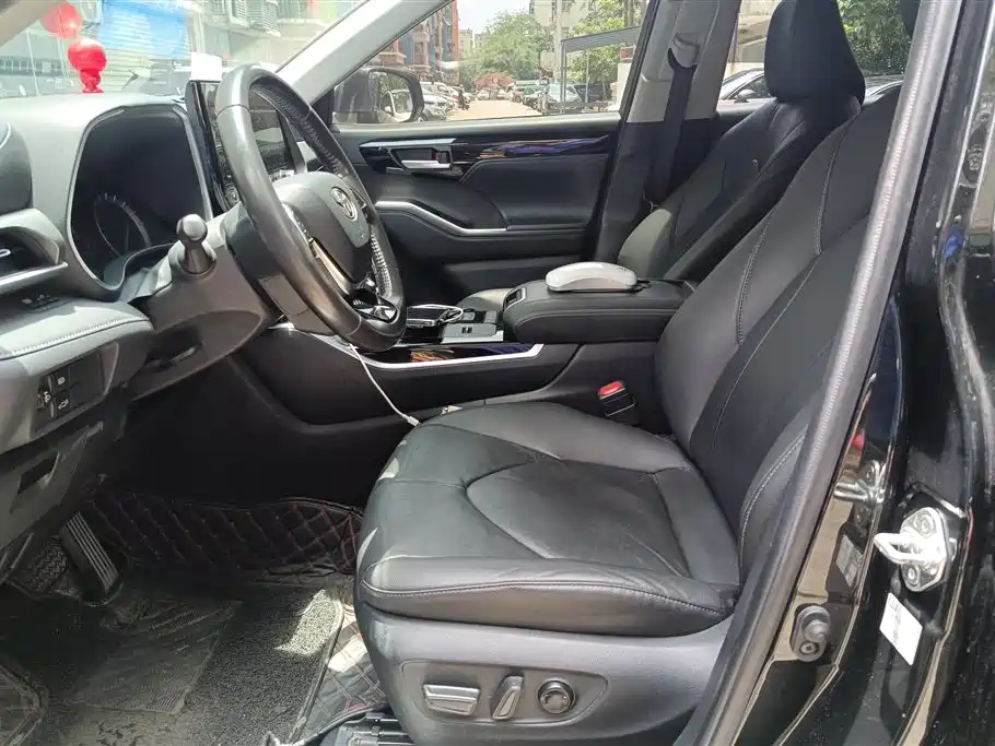 Toyota Highlander 2022 Model Dual Engine 2.5L 4WD Premium Edition 7-Seater фото 9