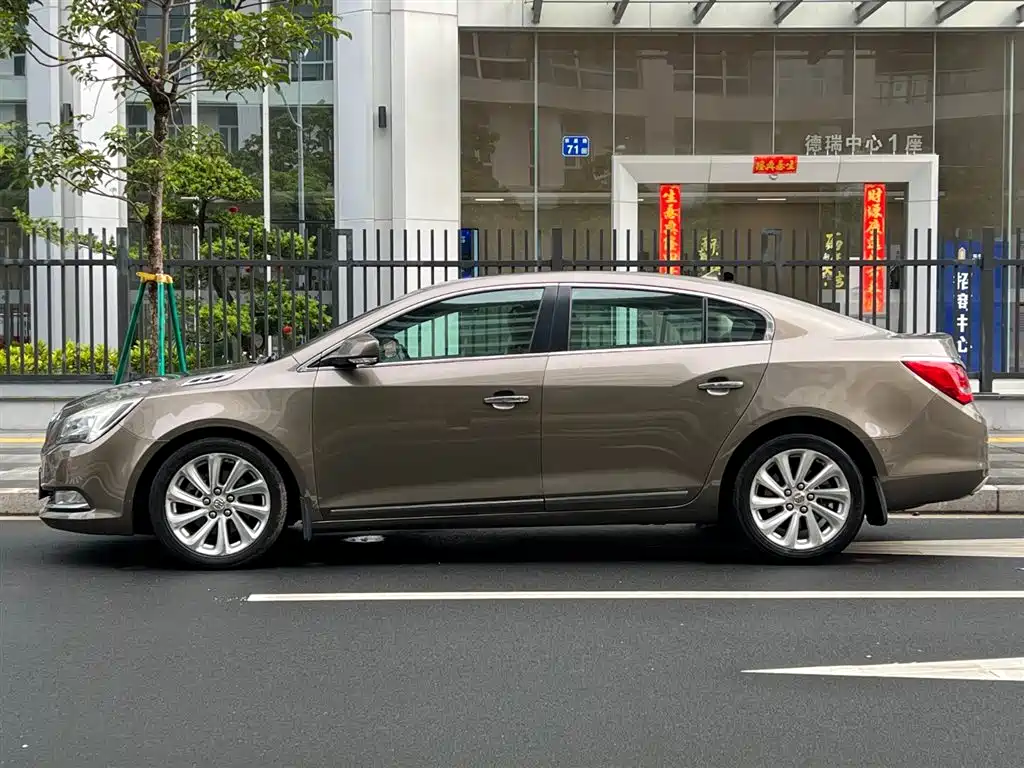 Фото 24 - Buick LaCrosse