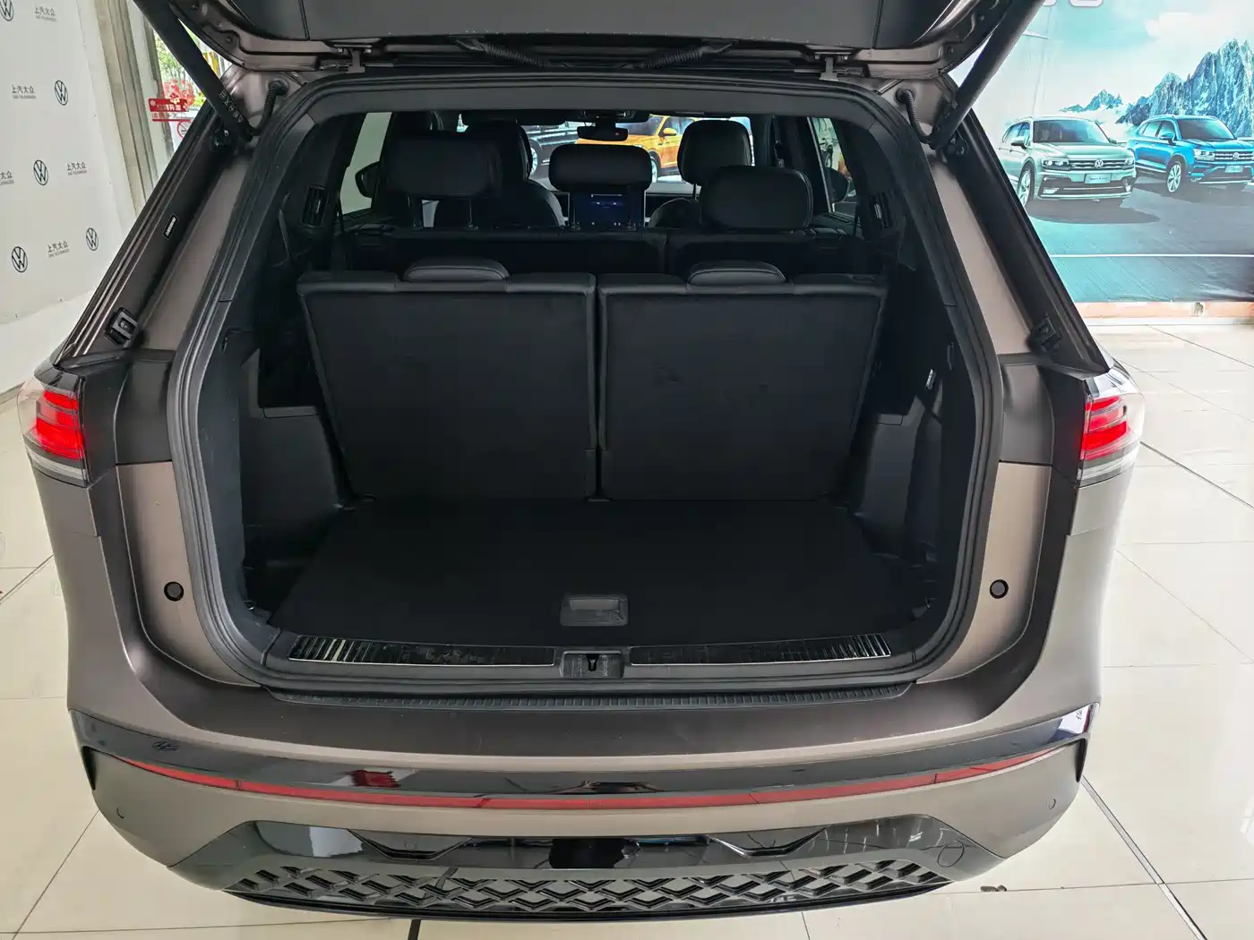 Volkswagen Teramont 2025 Teramont Pro 450TSI 4WD Summit Edition фото 8