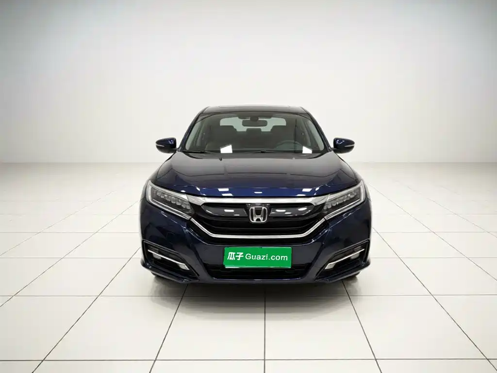 Фото 2 - Honda UR-V