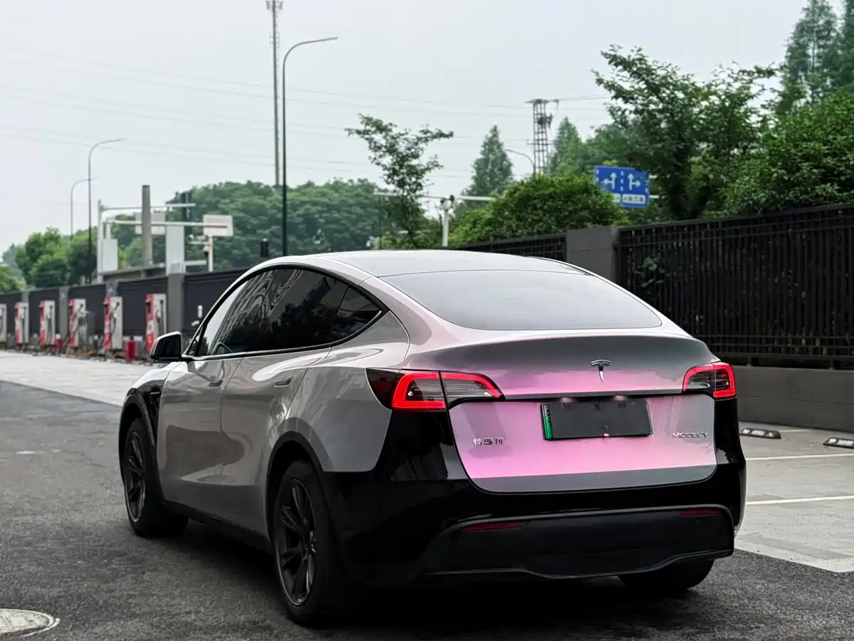 صورة 12 - Tesla Model Y