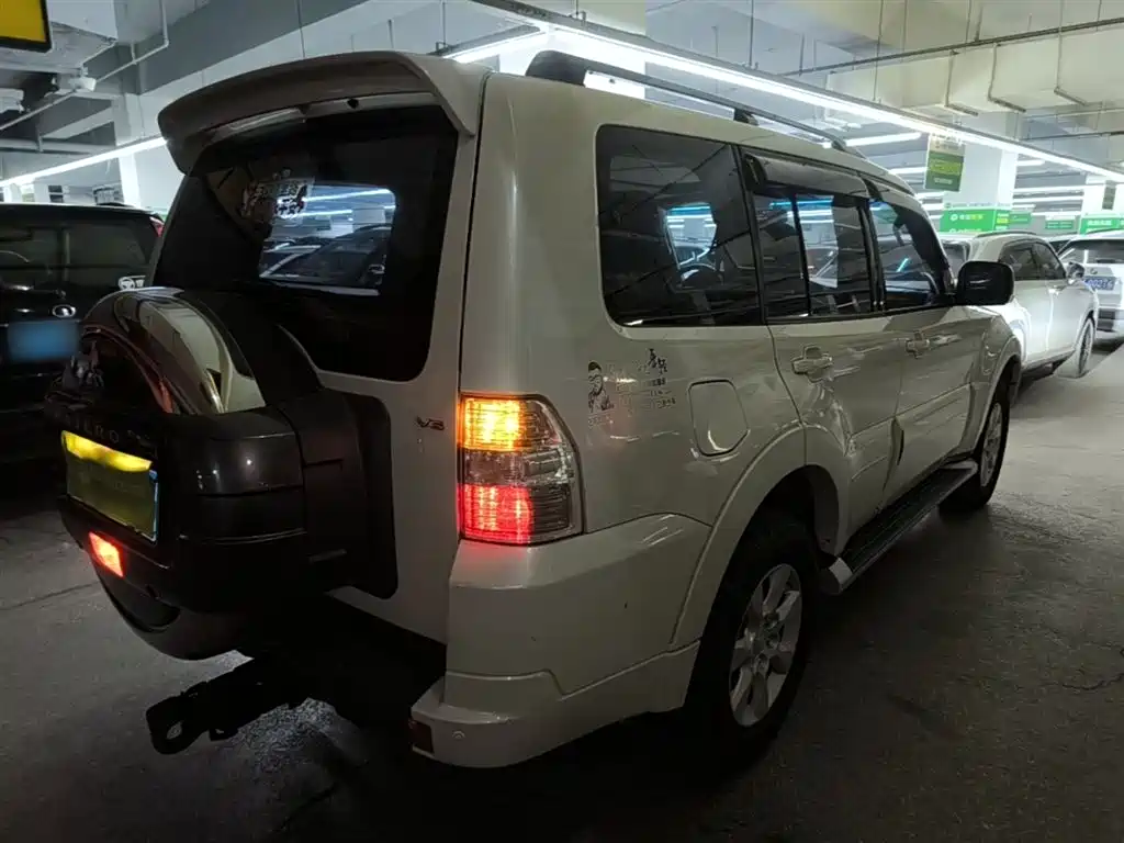 Mitsubishi Pajero (Import) 2016 3.0L Automatic Standard (China IV) фото 7
