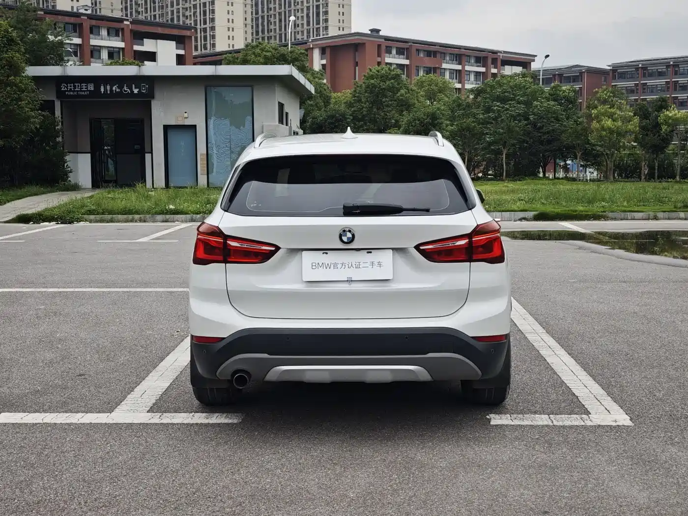 BMW X1 2018 sDrive18Li Premium Model фото 15