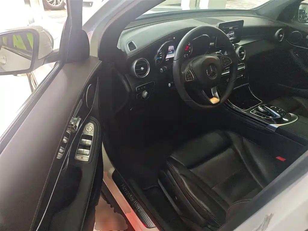 Mercedes-Benz GLC 2016 GLC 260 4MATIC Luxury фото 12