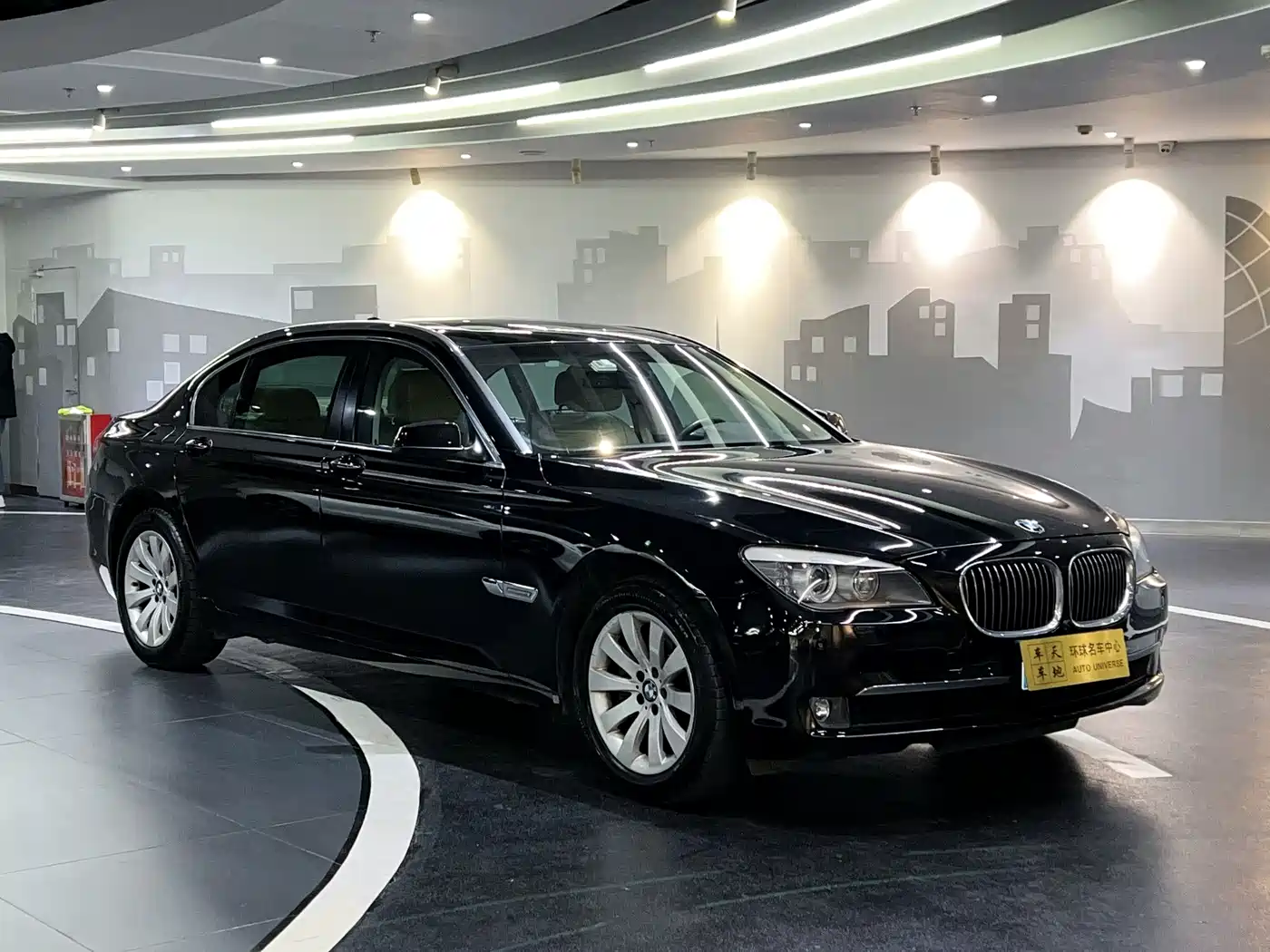 BMW 7 Series 2009 Model 740Li Leading Edition фото 3