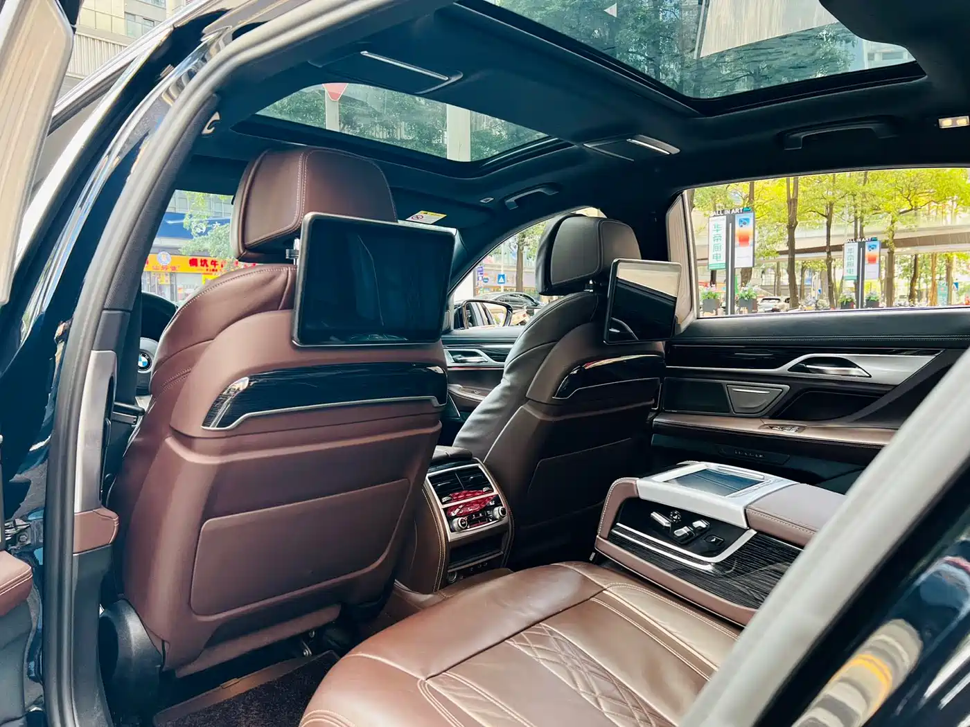 BMW 7 Series 2019 740Li Leading M Sport Package фото 21