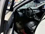 Фото 9 - Land Rover Range Rover Velar