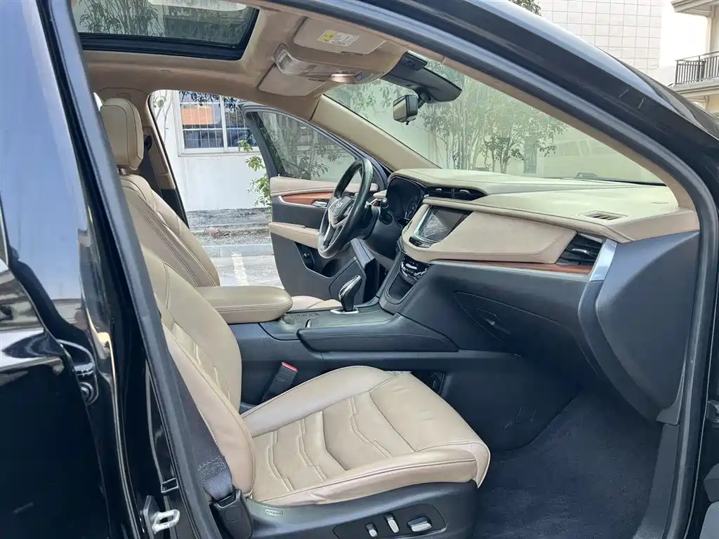Cadillac XT5 2018 28E 4WD Platinum Edition фото 12