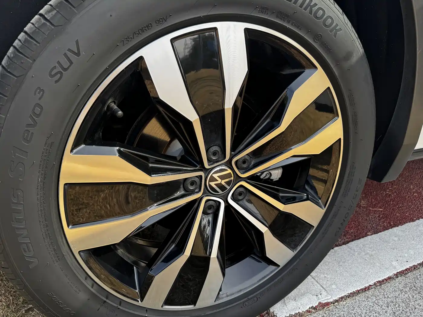 Volkswagen Tiguan L 2022 330TSI Auto 2WD R-Line Premium Edition фото 9