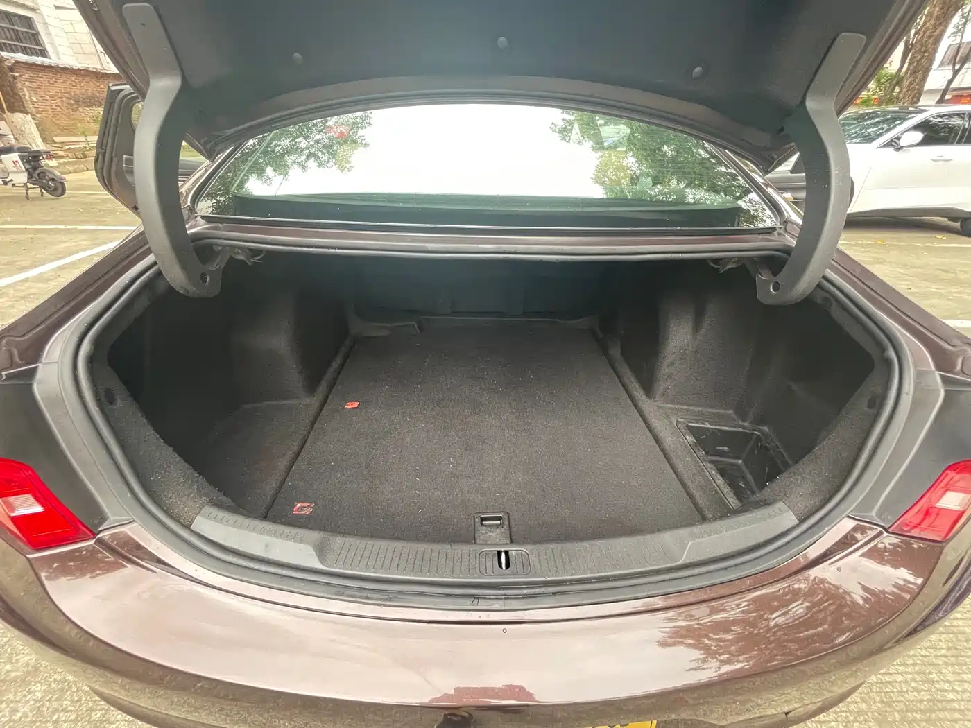 Фото 27 - Roewe RX5