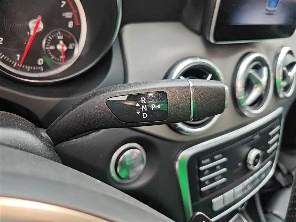 Mercedes-Benz CLA (Import) 2018 CLA 200 Dynamic Edition фото 5