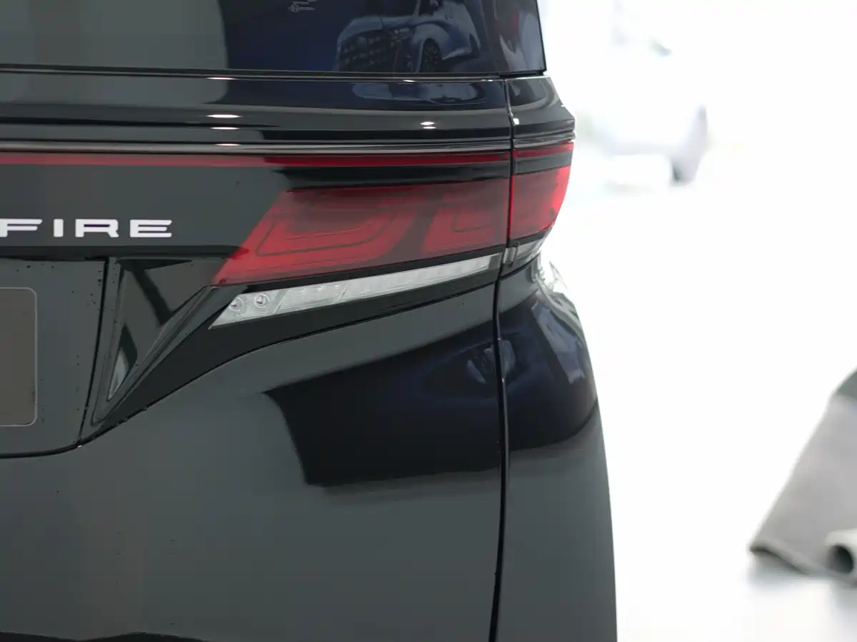Toyota Vellfire 2025 Crown Hybrid 2.5L Ink Gold Executive Edition фото 22