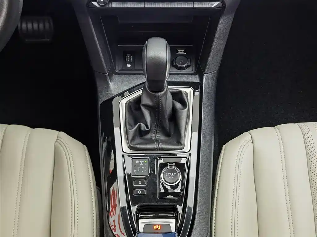 Peugeot 408 2022 1.6T Dream Chaser Edition фото 13