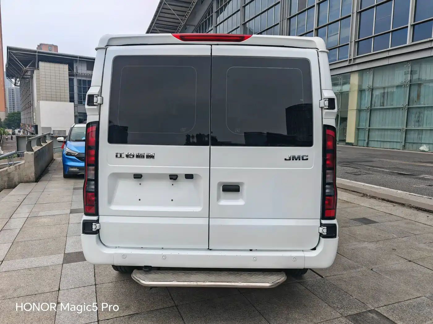 Jiangling JMC Fushun 2024 2023 2.0T Manual Short Wheelbase Low Roof Commercial Multi-purpose Vehicle 6 Seats Dual-opening Tailgate