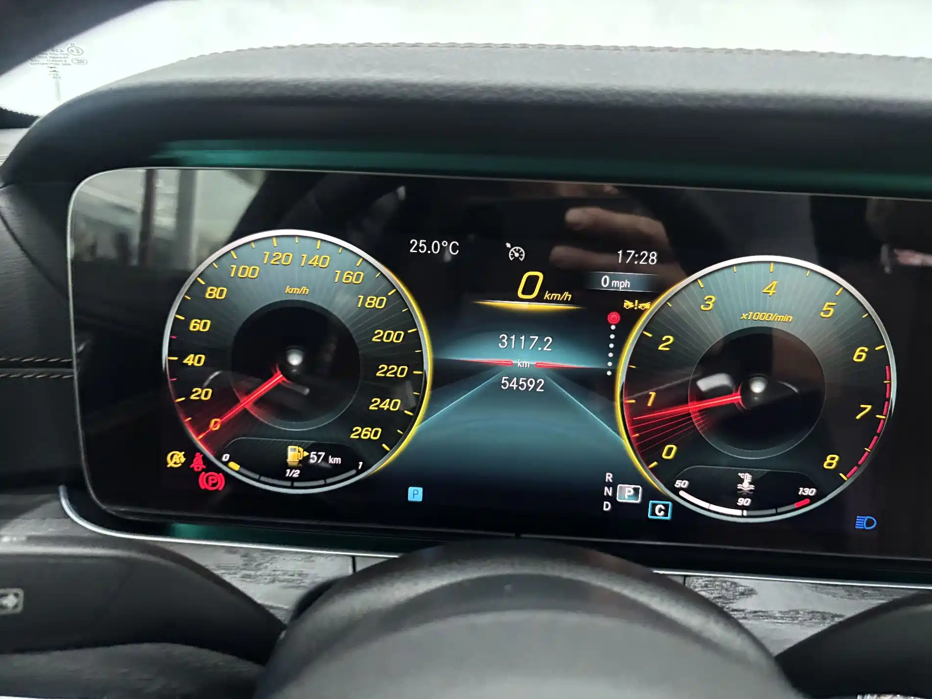 صورة 16 - Mercedes-Benz E-Class