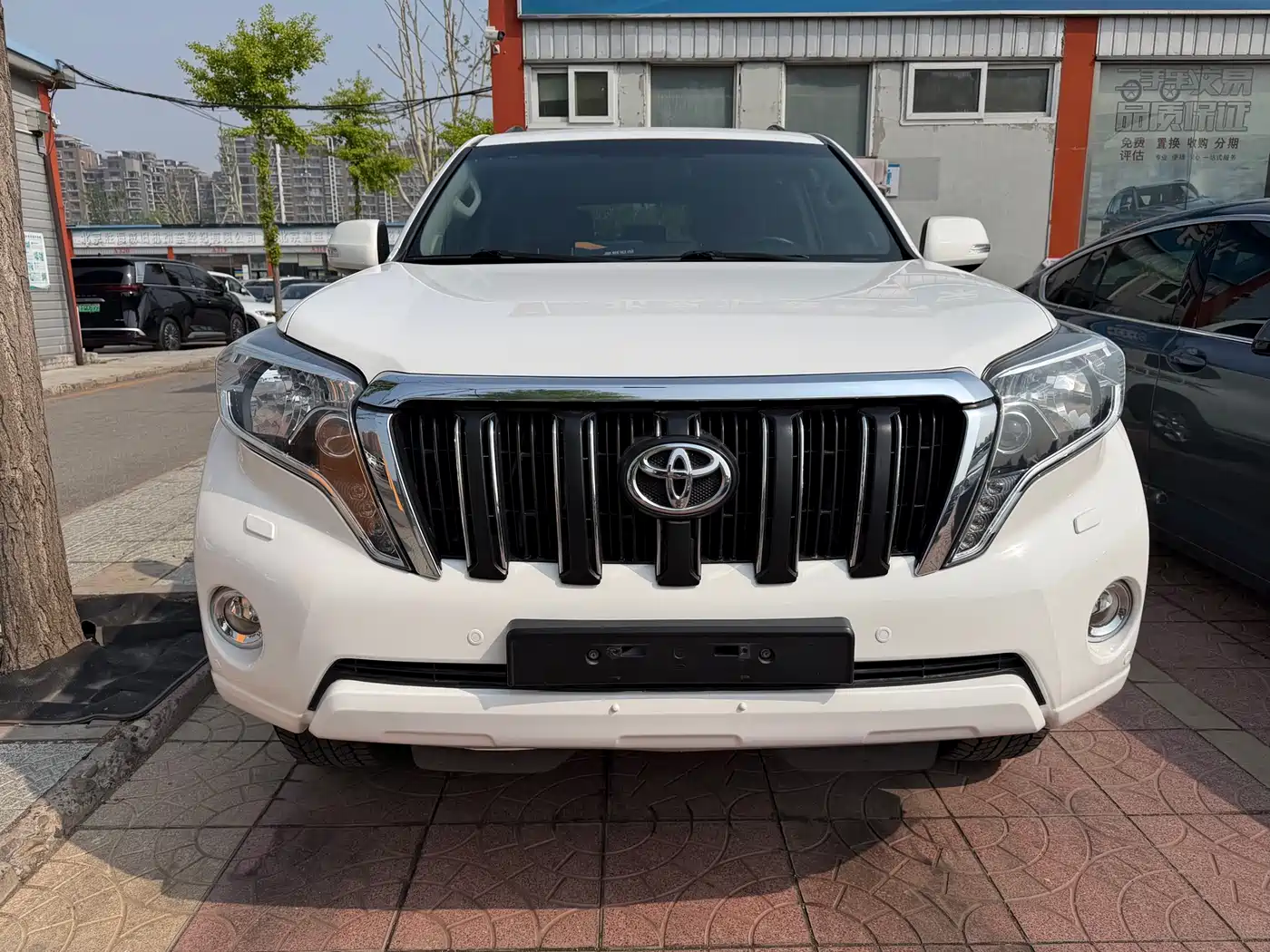Toyota Prado 2014 4.0L Automatic TX-L NAVI фото 16