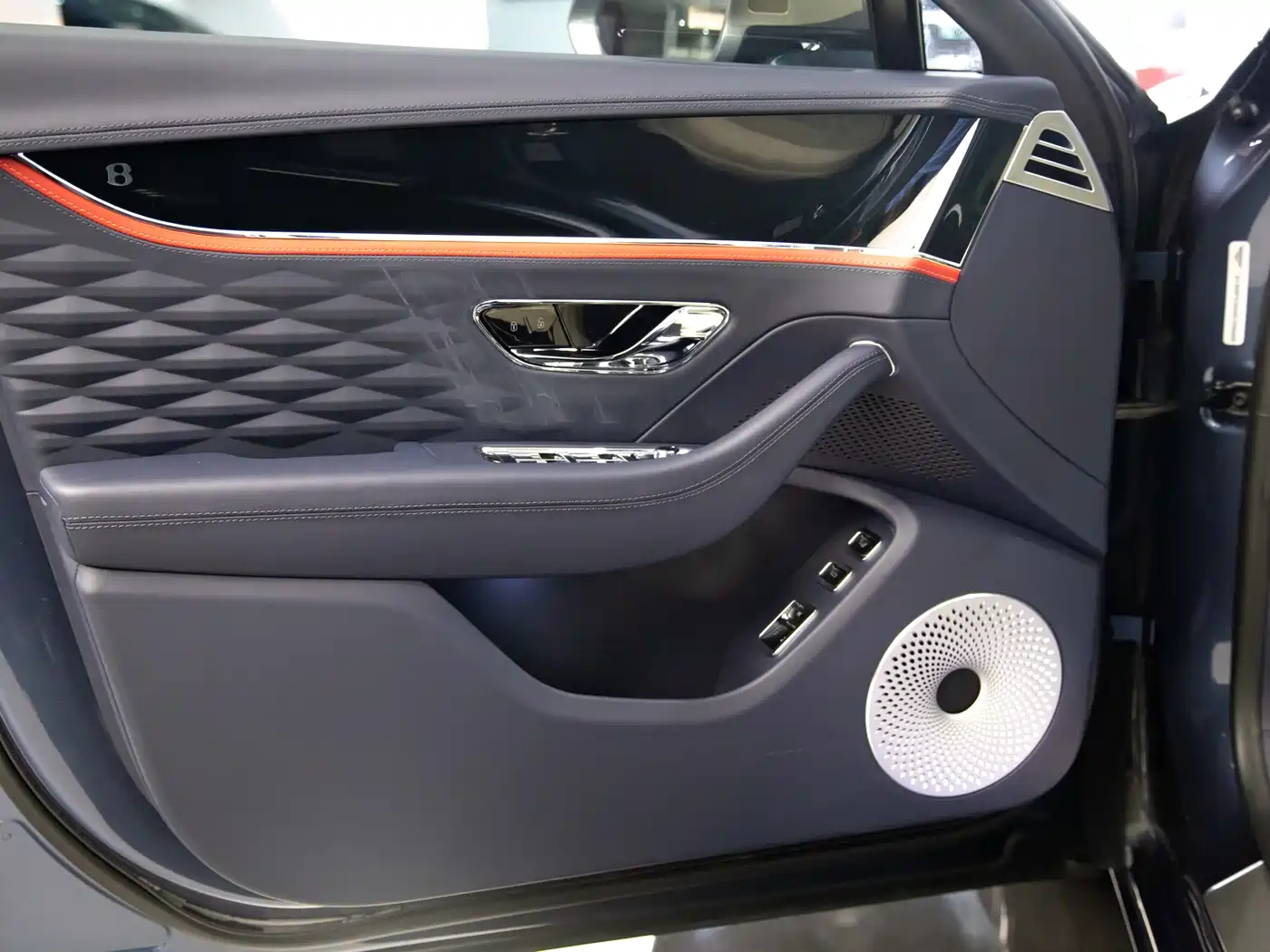 BENTLEY FLYING SPUR PLUG IN HYBRID