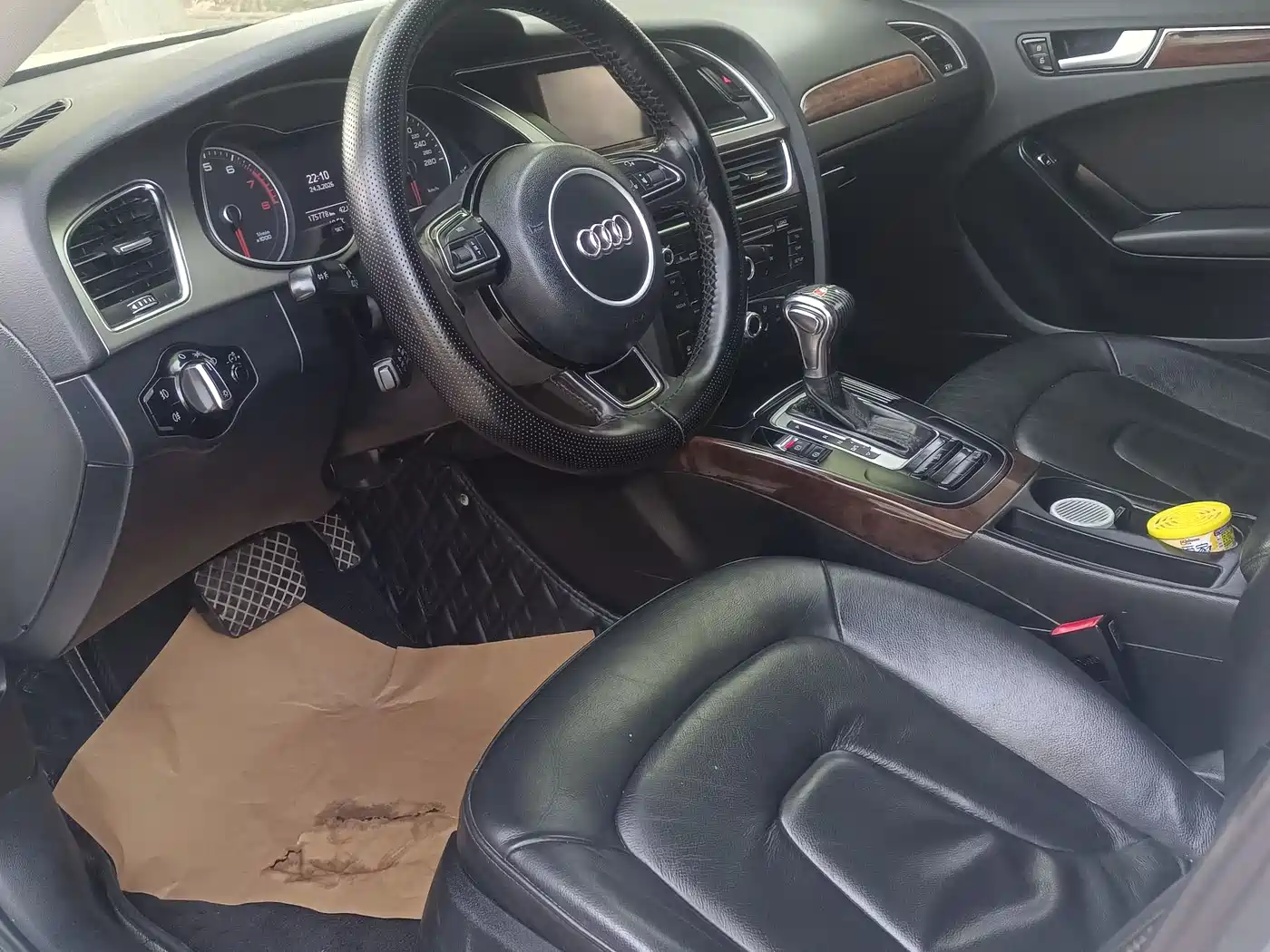 Audi A4L 2013 35 TFSI Automatic Comfort фото 3