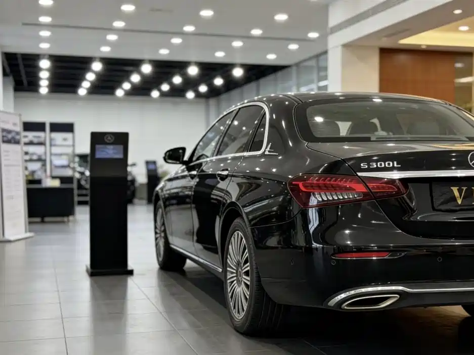 Mercedes-Benz E-Class 2021 E 300 L Fashion фото 7