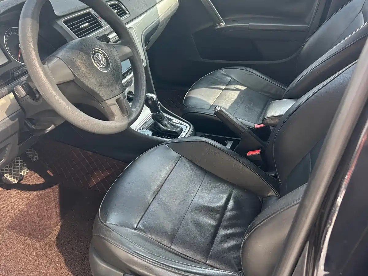 Volkswagen Lavida 2013 1.4TSI DSG Comfort Edition фото 8