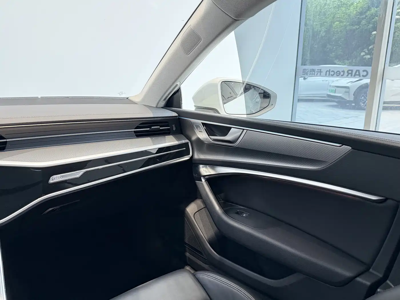 Audi A7 2023 Model 45 TFSI Premium Selection Edition фото 13