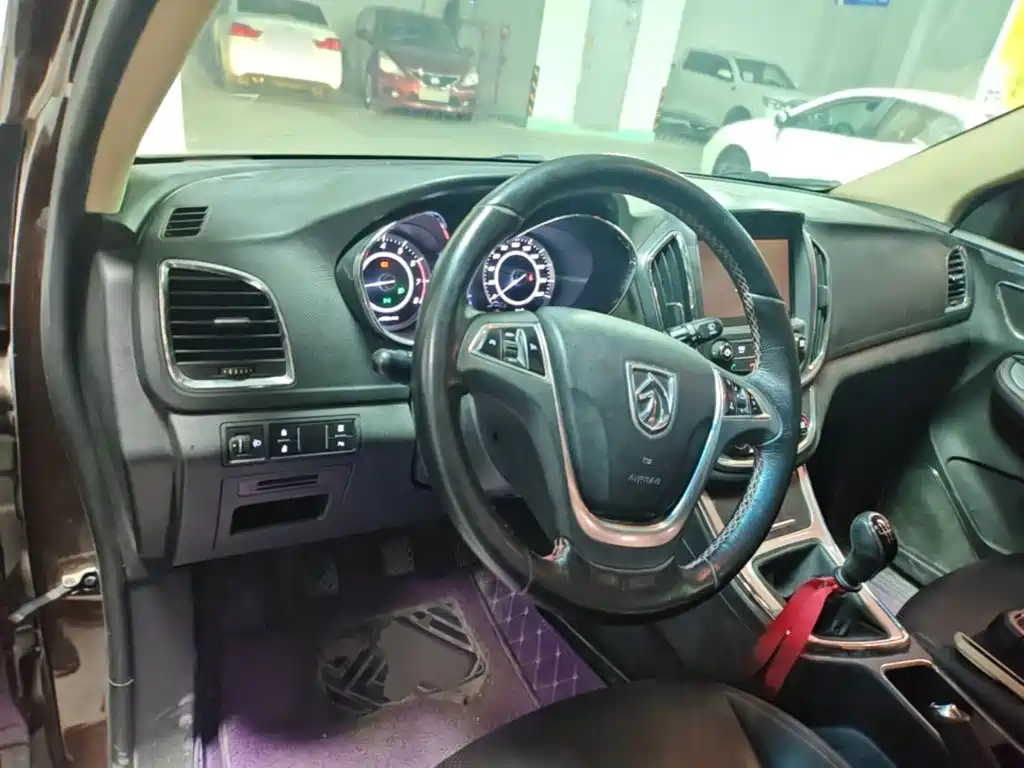 Baojun 560 2017 2016 1.8L Manual Luxury