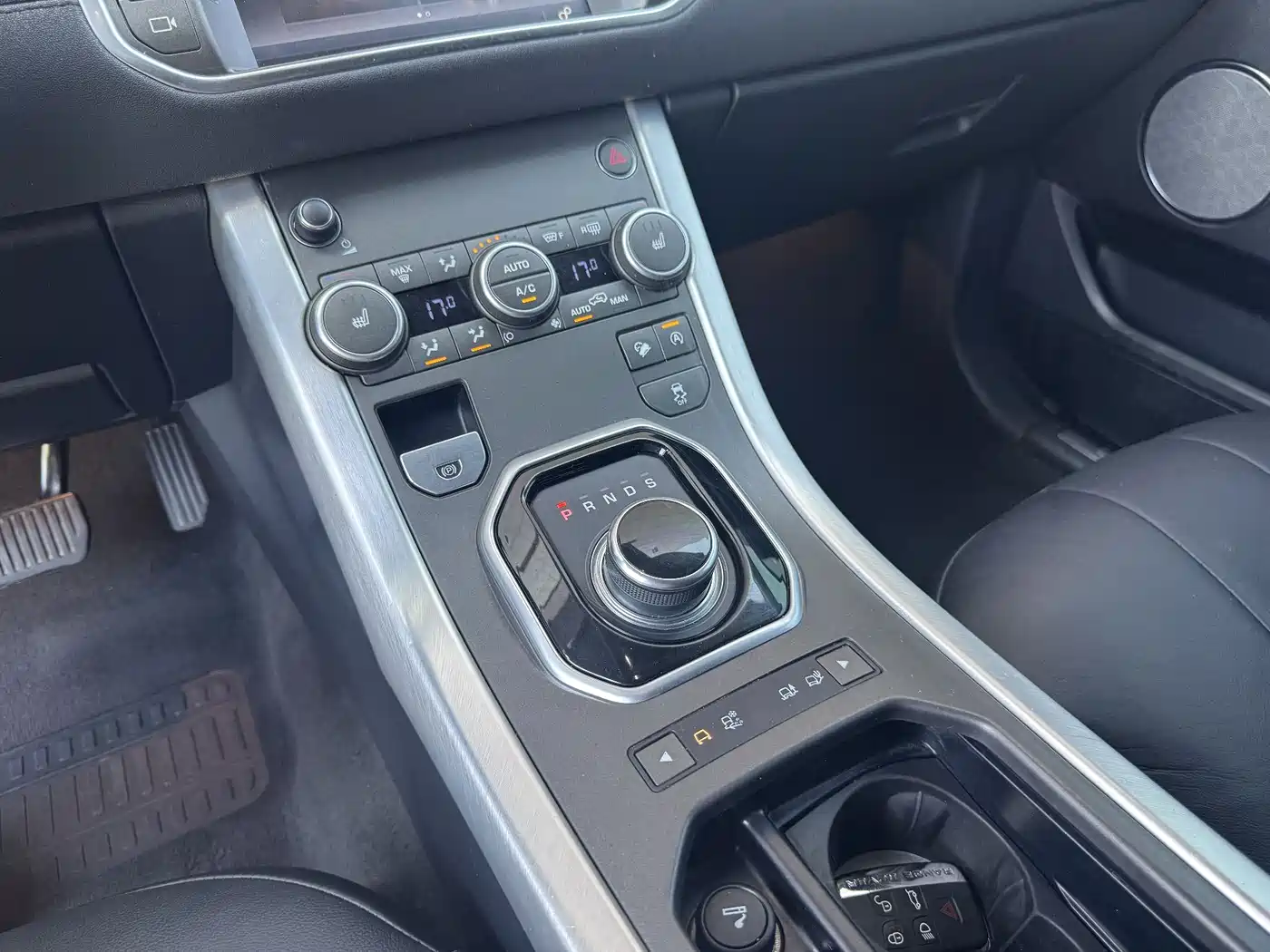 Land Rover Range Rover Evoque 2017 2.0T SE Smart Shine Edition фото 9