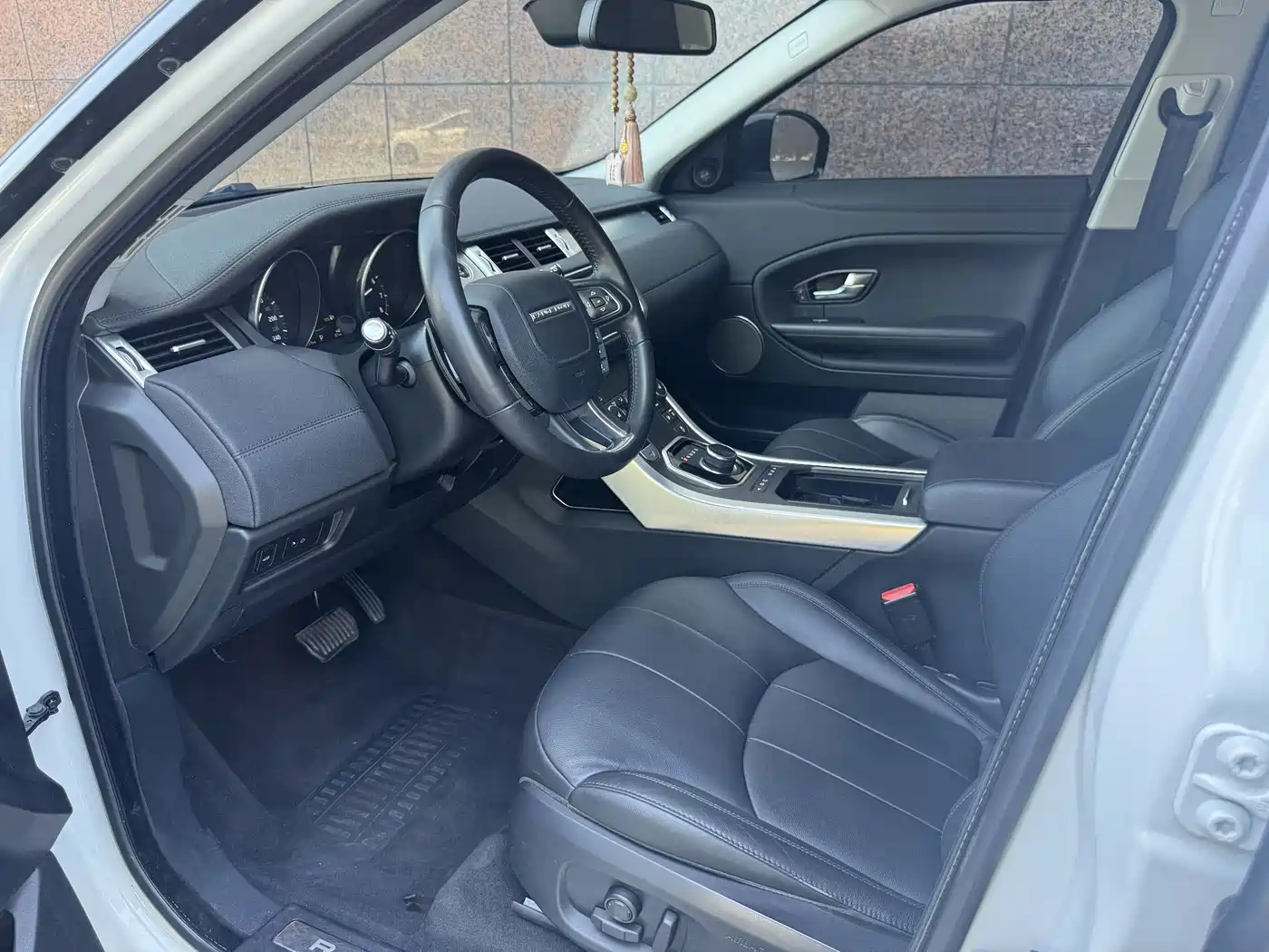 Land Rover Range Rover Evoque 2017 2.0T SE Smart Shine Edition фото 12