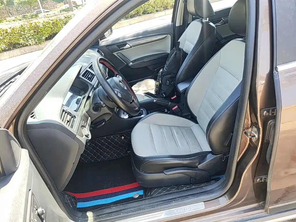 Volkswagen Gran Lavida 2014 1.6L Auto фото 15