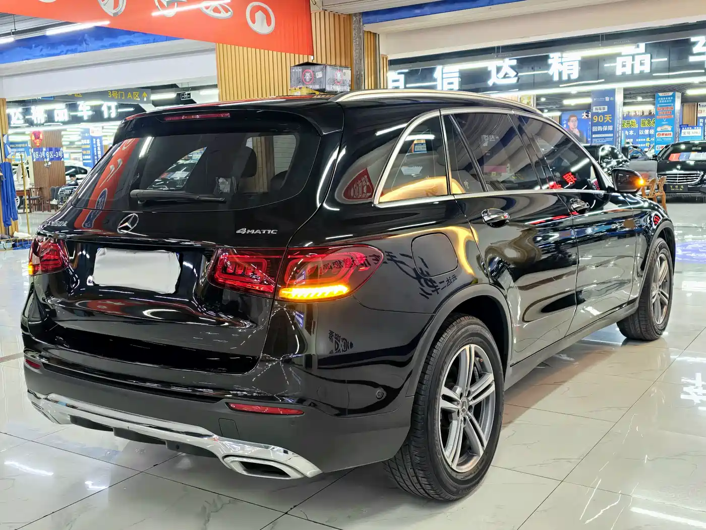 Mercedes-Benz GLC 2021 GLC 260 L 4MATIC Sporty фото 14