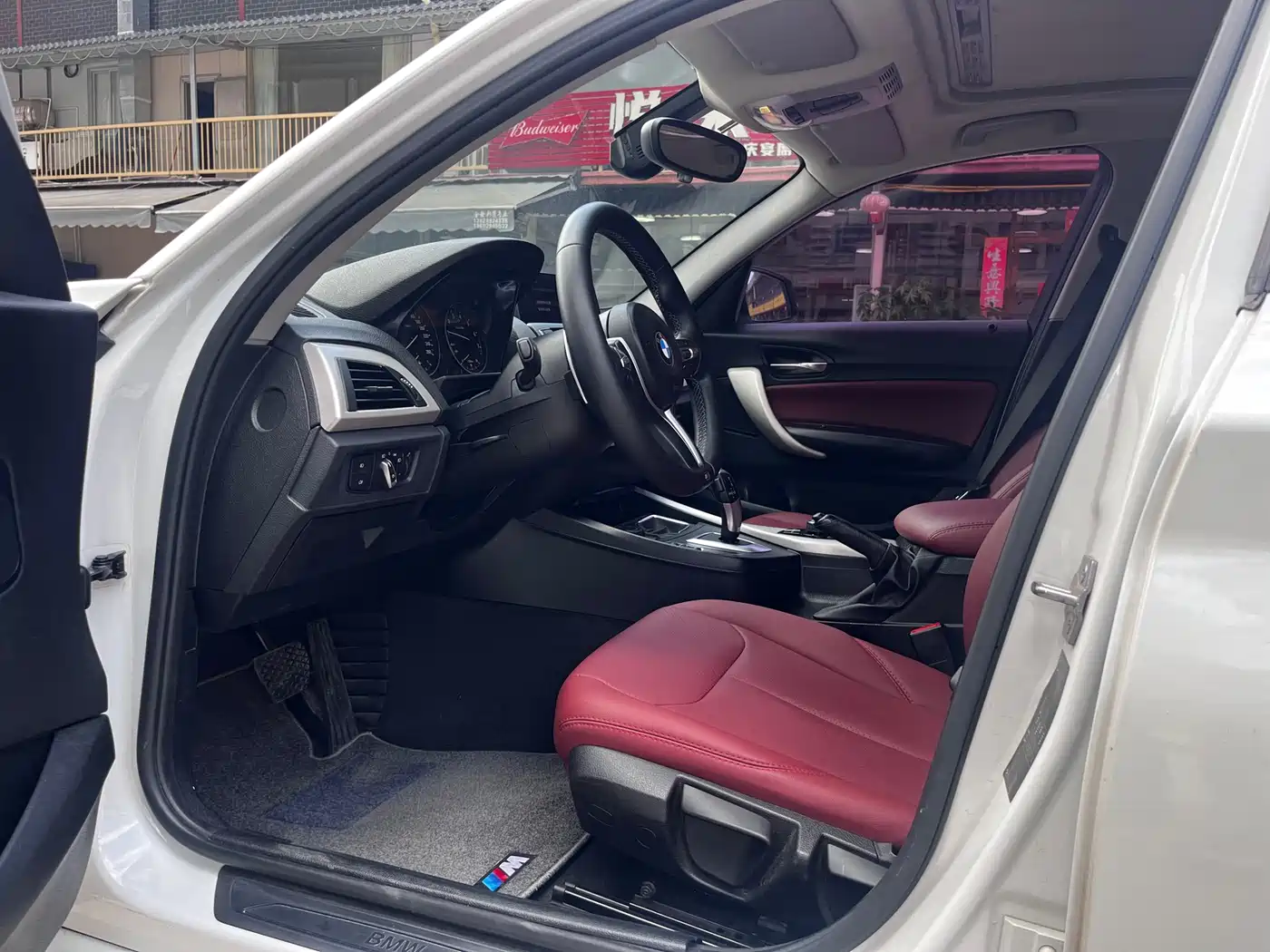 BMW 1 Series (Import) 2016 118i Leading фото 4
