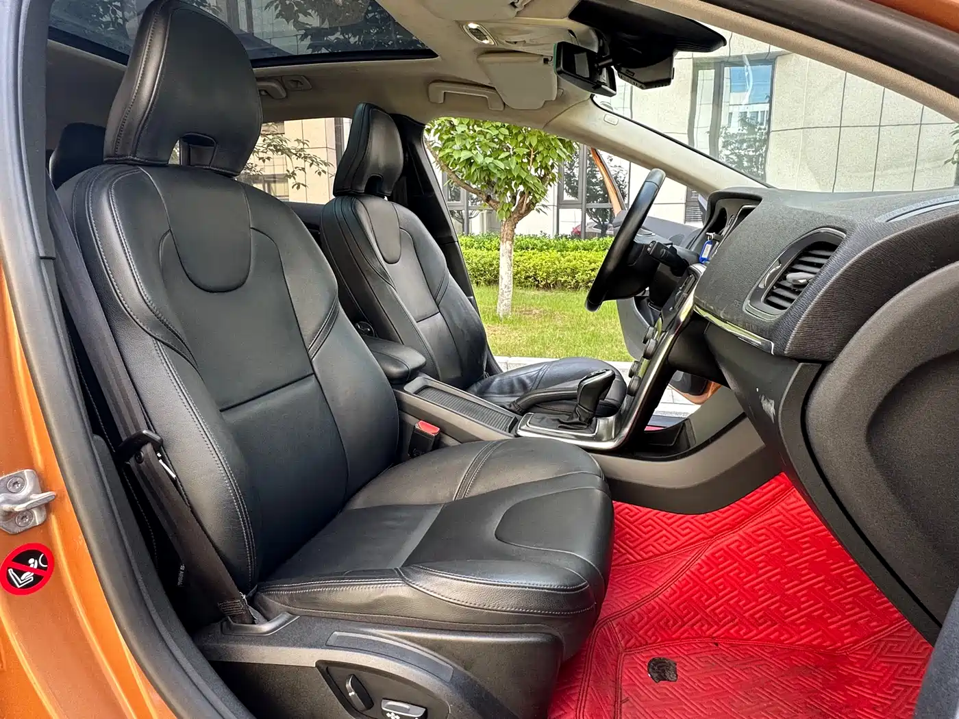 Фото 8 - Volvo V40