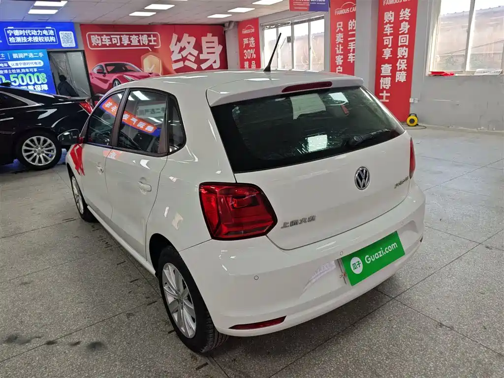 Volkswagen Polo 2014 1.6L Automatic Comfort Edition фото 21