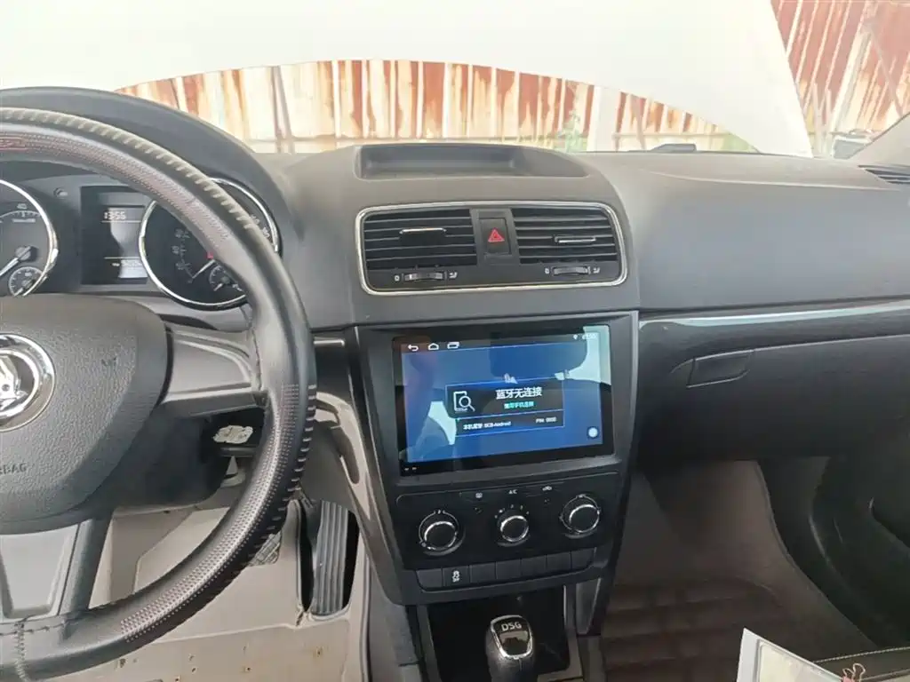 Škoda Yeti 2017 TSI280 DSG Advance фото 13