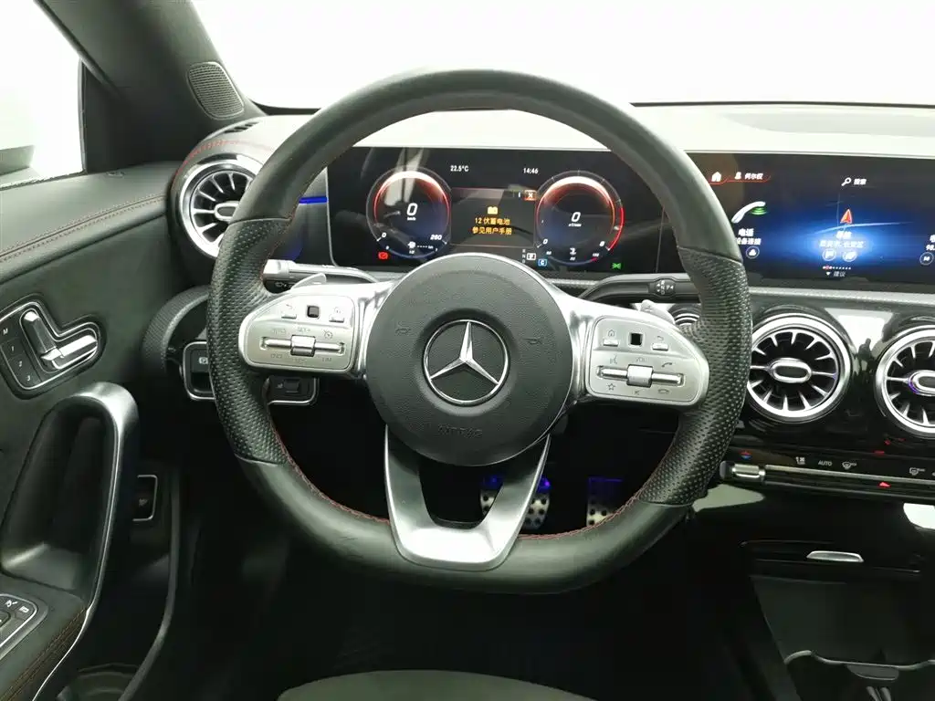 Mercedes-Benz CLA (Import) 2020 CLA 200 фото 11