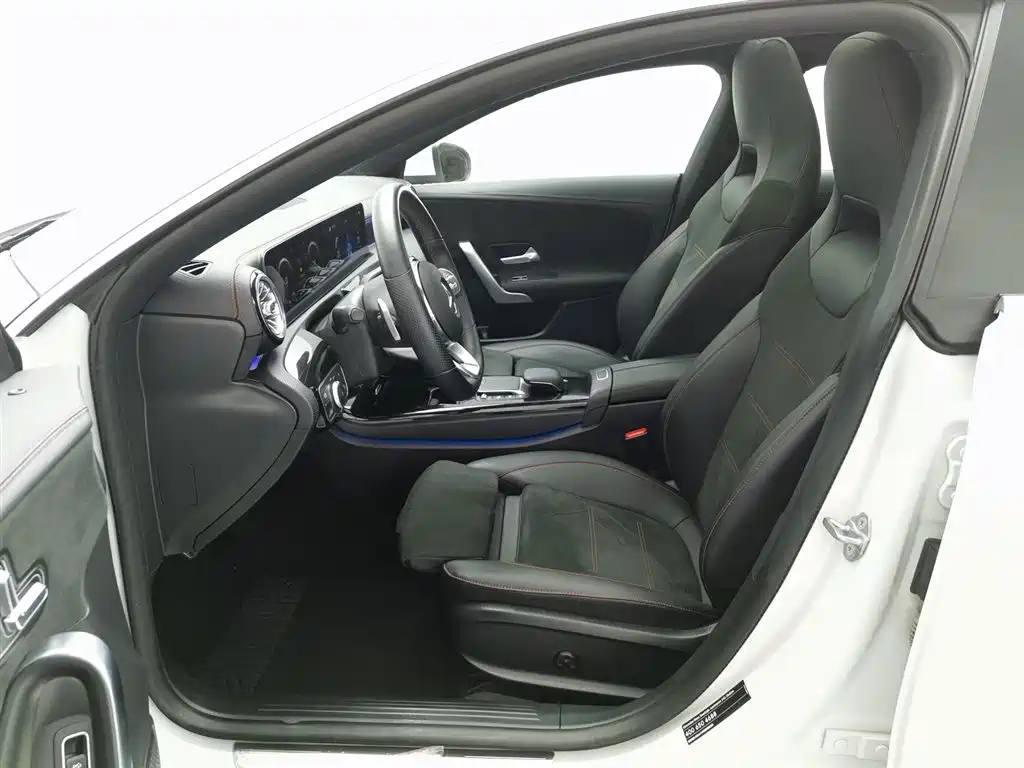 Mercedes-Benz CLA (Import) 2020 CLA 200 фото 10